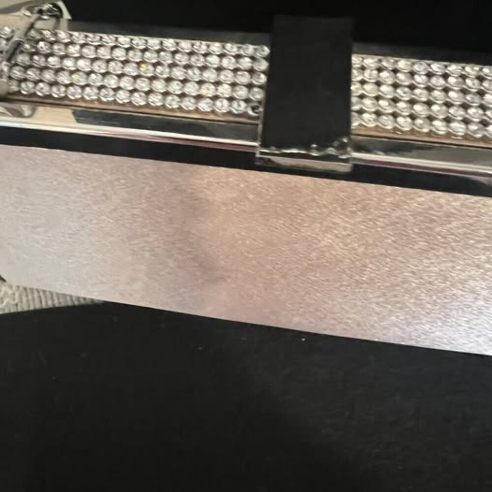Purse - Picture 2 of 9